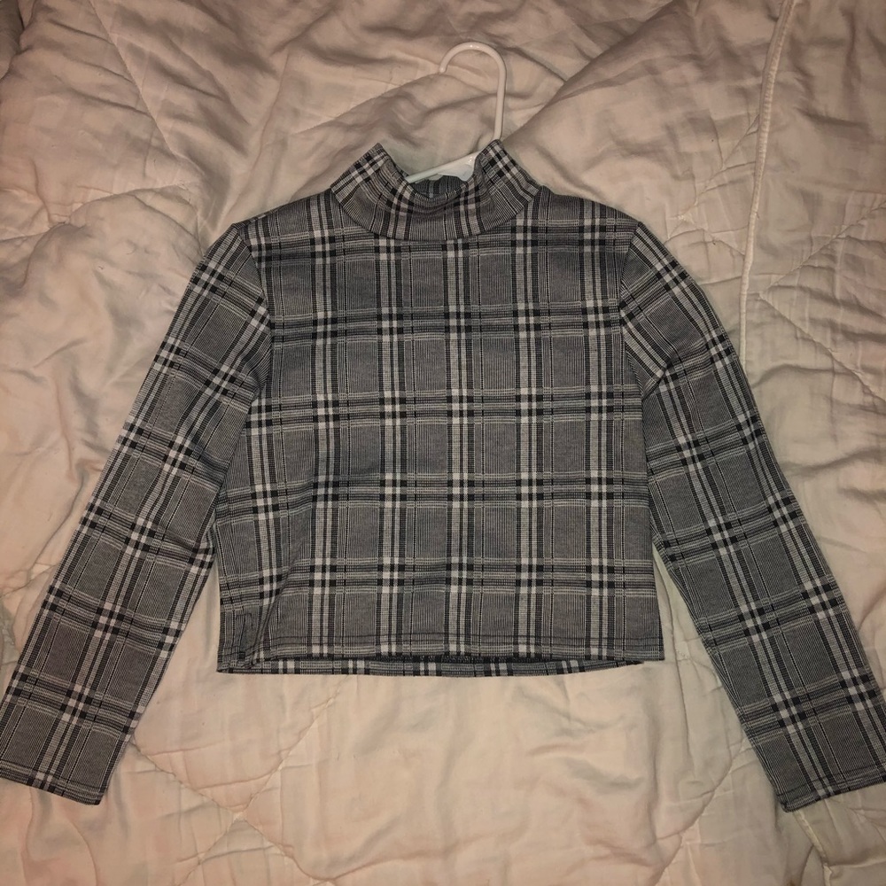black & white plaid cropped mock neck